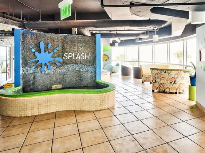 Splash 302W 833325 by RedAwning