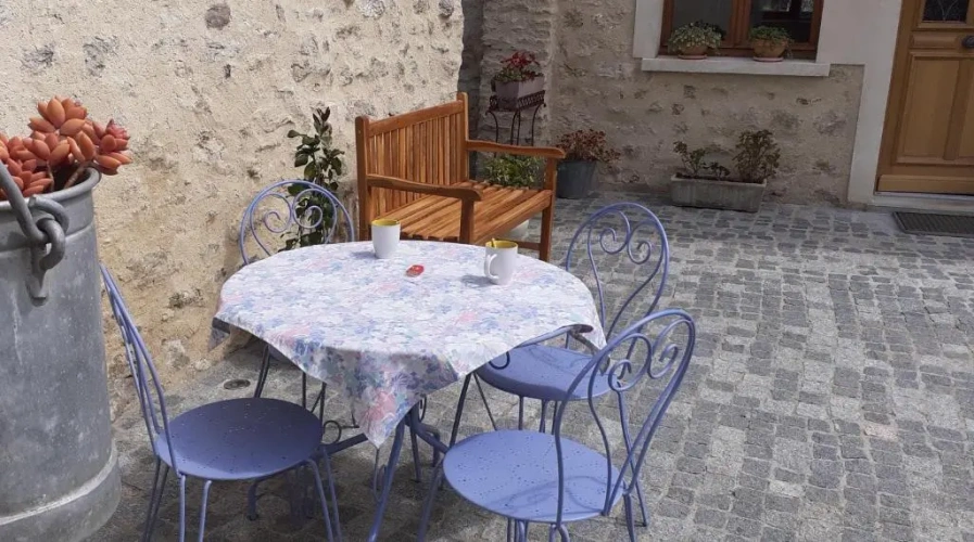 Double Cottage