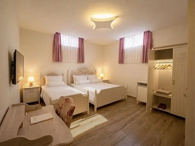 Economy Double Basement room