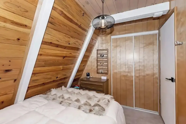 Acute A-frame Cabin w WiFi