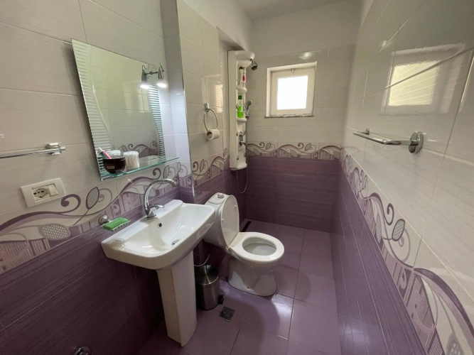 Lovely one-bedroom apartment with private entrance