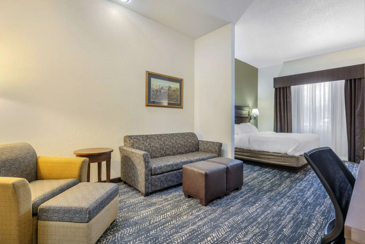 Comfort Inn & Suites Mt. Rushmore