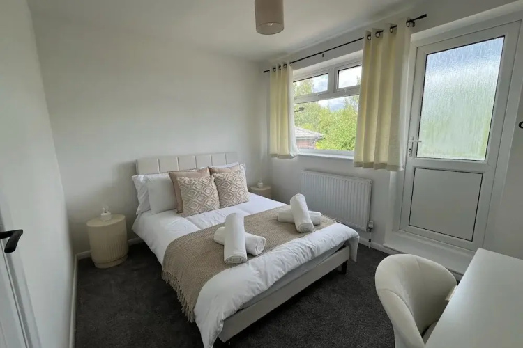 2 bed House in City Centre - Offers for Long Stays