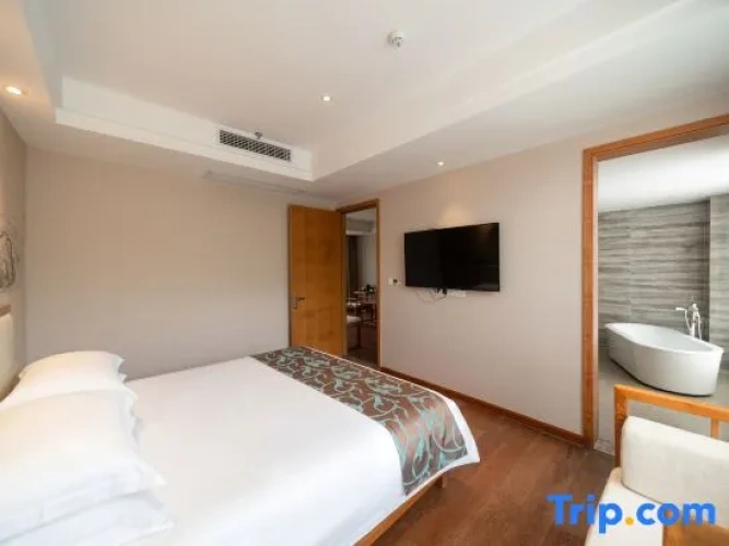 1 Bedroom Deluxe Suite