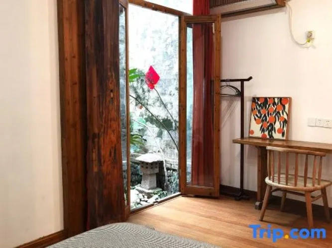 Standard Double room with courtyard view