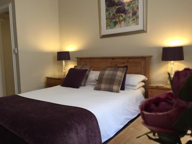 2 Bedrooms Deluxe Double Basement Apartment