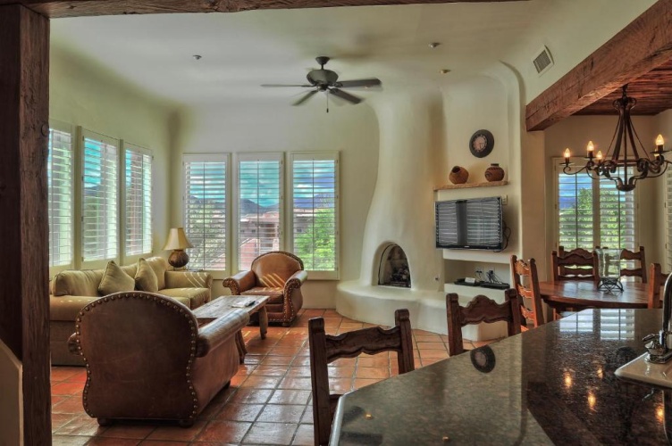 2 Bedrooms Quadruple Suite with balcony
