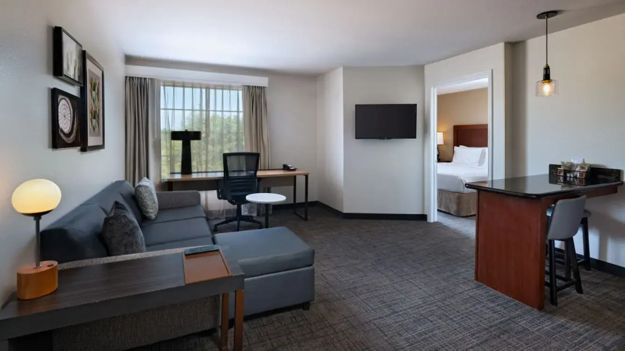 1 Bedroom Suite