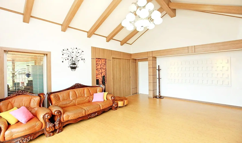 Grand room