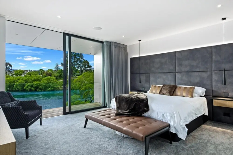 Bespoke Paradise on WIlliam Rees