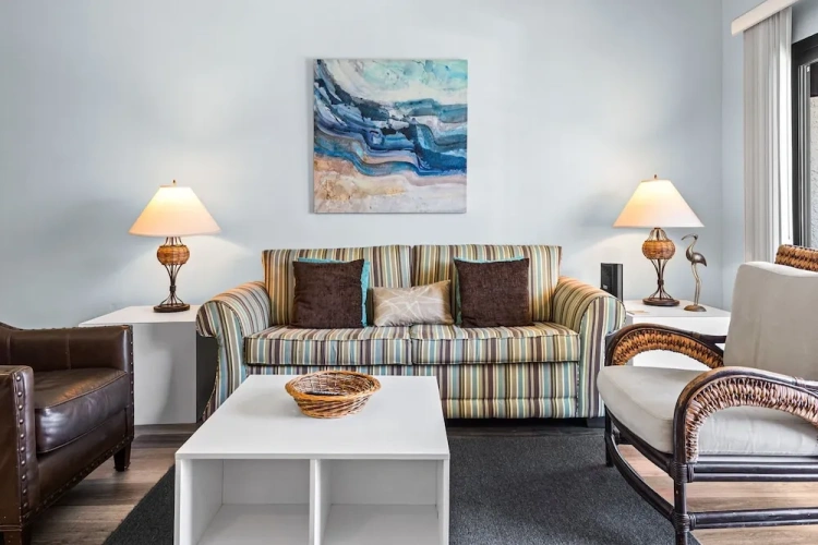 Standard room with balcony and with partial ocean view