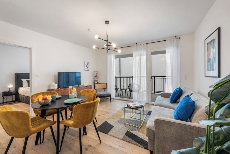 1 Bedroom Apartment with balcony