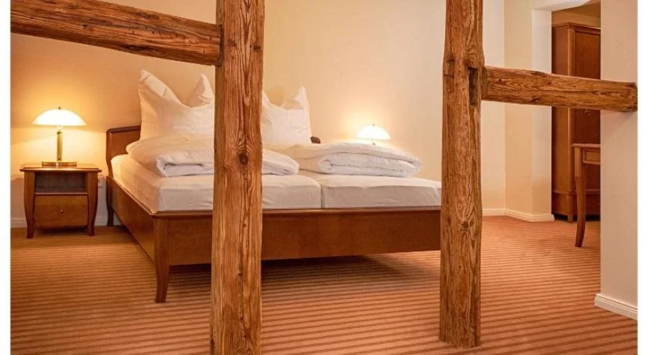 Postillion Hotel & Restaurant