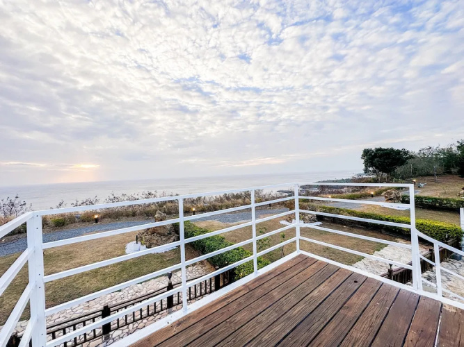 Cliff Villa