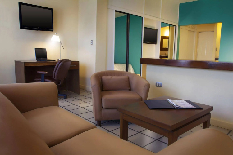 The Westmarine Waterfront Hotel