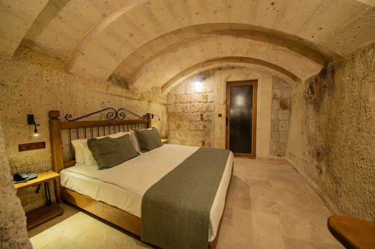 Ares Cave Suites