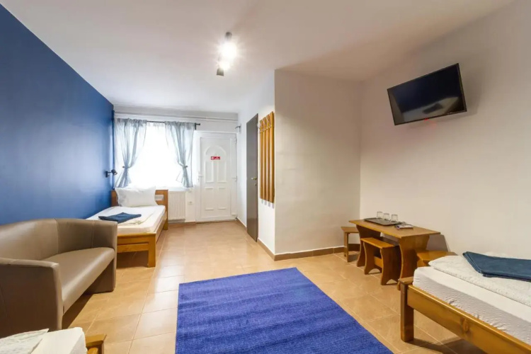 Airport Kroly Centrl 75