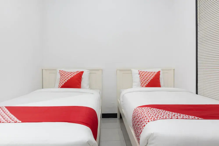 Cozy Stay by OYO Rooms