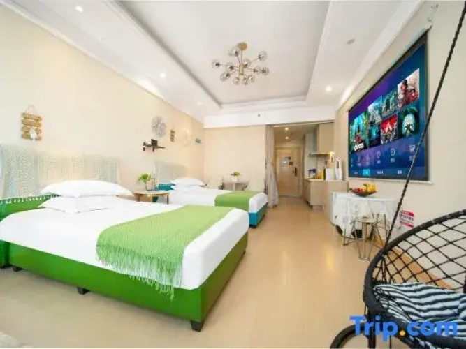 Standard Twin room with city view