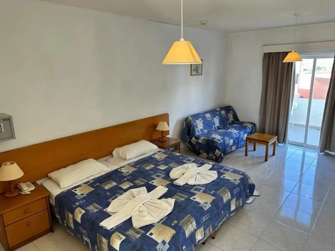 1 Bedroom Apartment with sea view