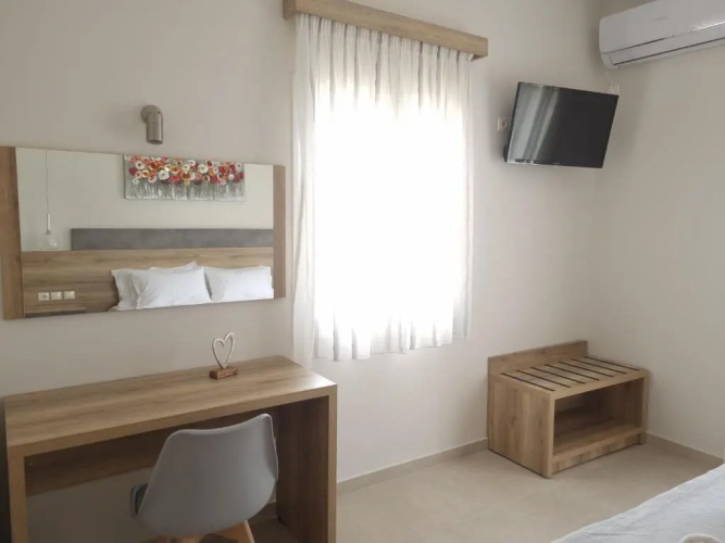 Chrysanthe's Apartments No1
