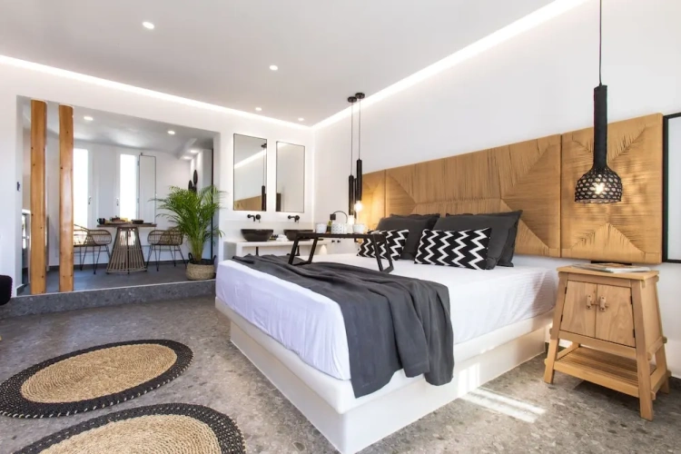 Deluxe Suite with balcony