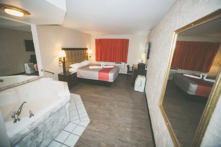 1 Bedroom Deluxe Suite