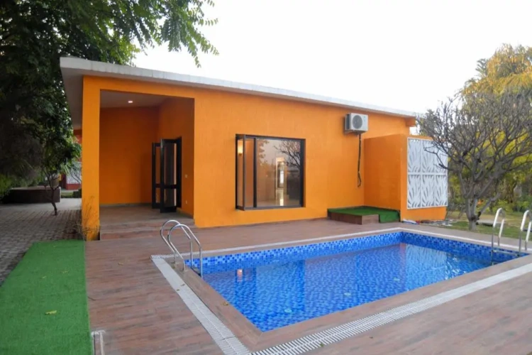2 Bedrooms Villa
