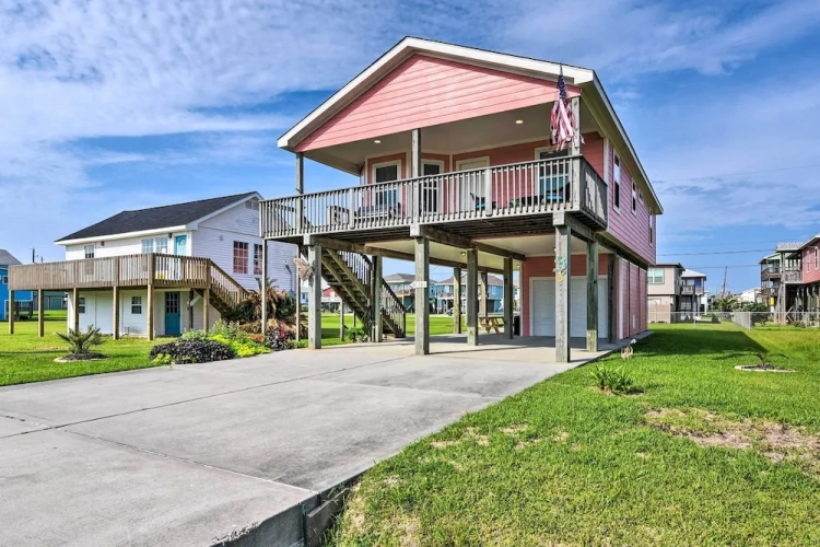 3 Bedrooms Cottage with balcony