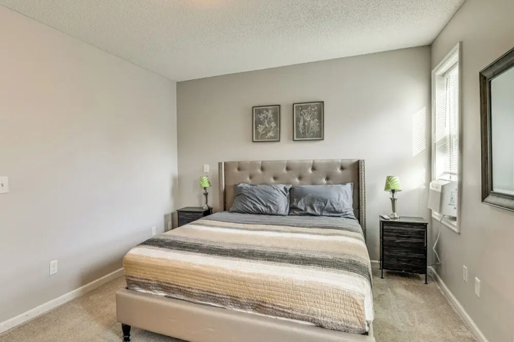 Central Duplex Townhome Close to Twin Cities