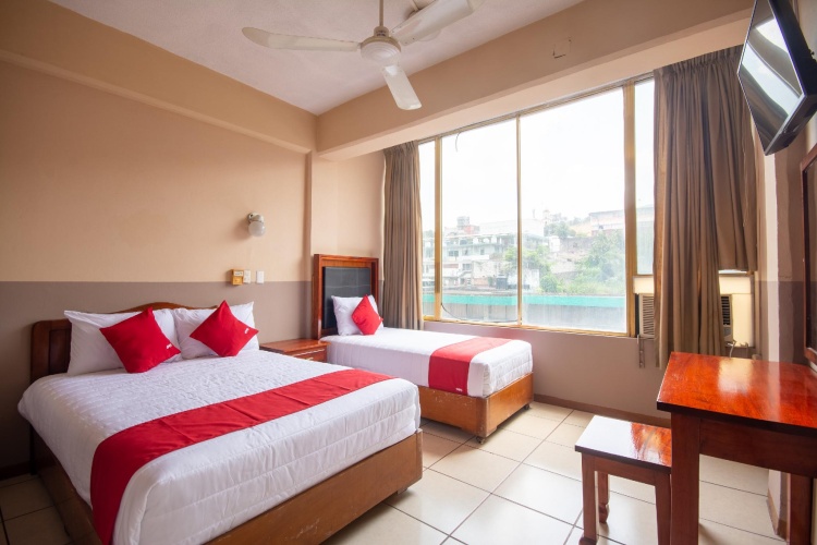 Standard Triple room