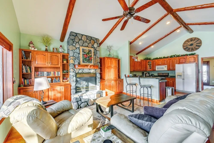 3 Bedrooms Apartment