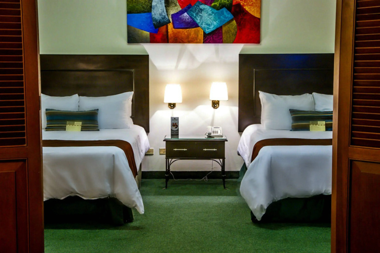 El Polo Hotel & Suites