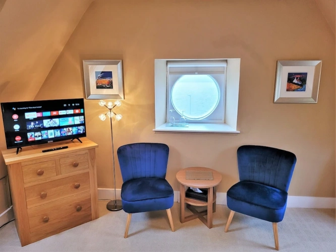 Superior Twin Suite with lake view
