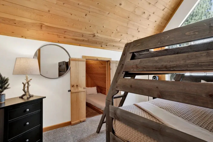 Green Canoe Cabin #2293