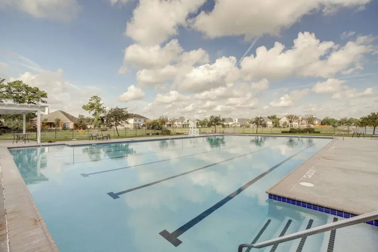 4 Mi to Six Flags: Spring Vacation Home