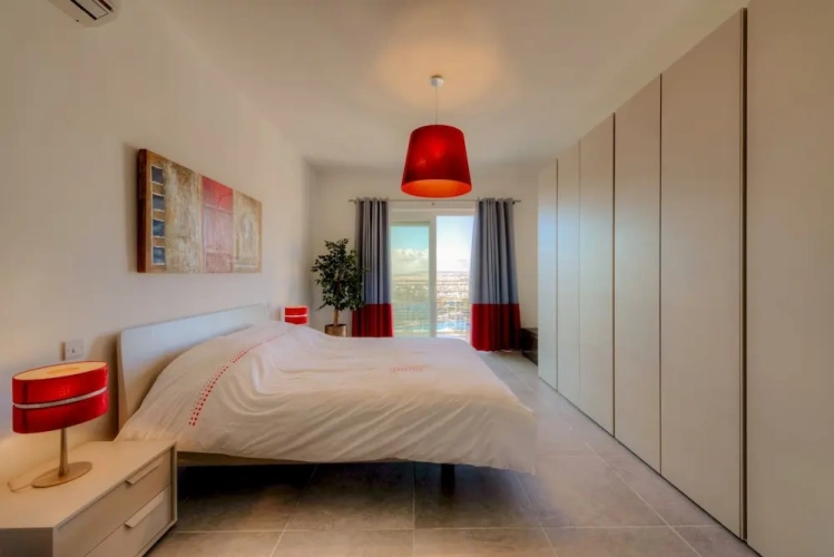 3 Bedrooms Apartment with balcony