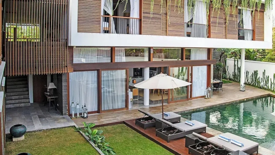 5 Bedrooms Villa with balcony