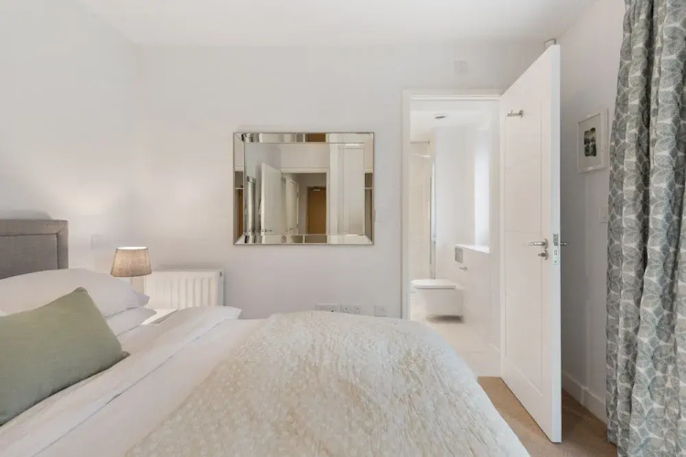 Modern 3Br Flat Quick Links To Ldn & Heathrow