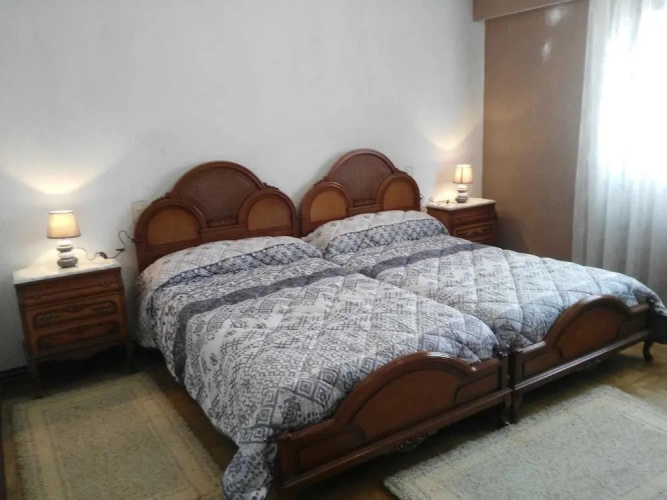 5 Bedrooms Cottage
