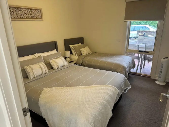 Austral Place 88 via Merri River