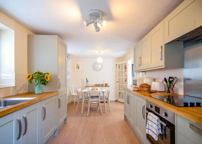 3 Bedrooms Cottage