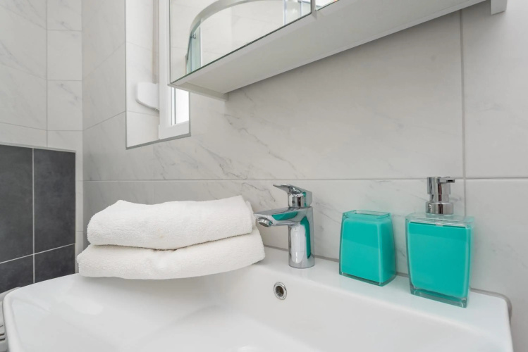 Dario 1. modern & luxury ap. with a pool
