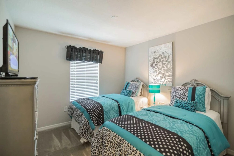 5137 Compass Bay