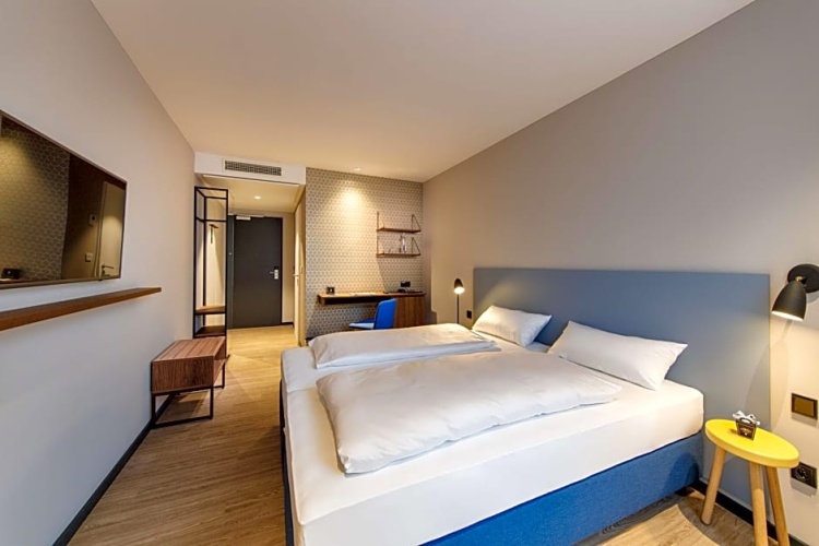 Deluxe Double room with street view