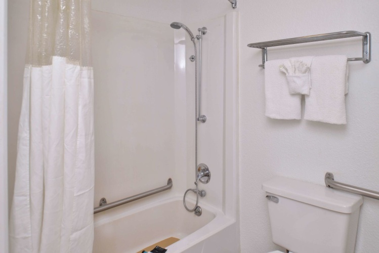 Americas Best Value Inn & Suites Jackson, Mi photo 9