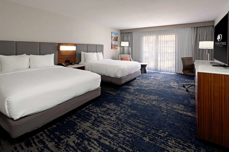 DoubleTree by Hilton Hotel Bakersfield