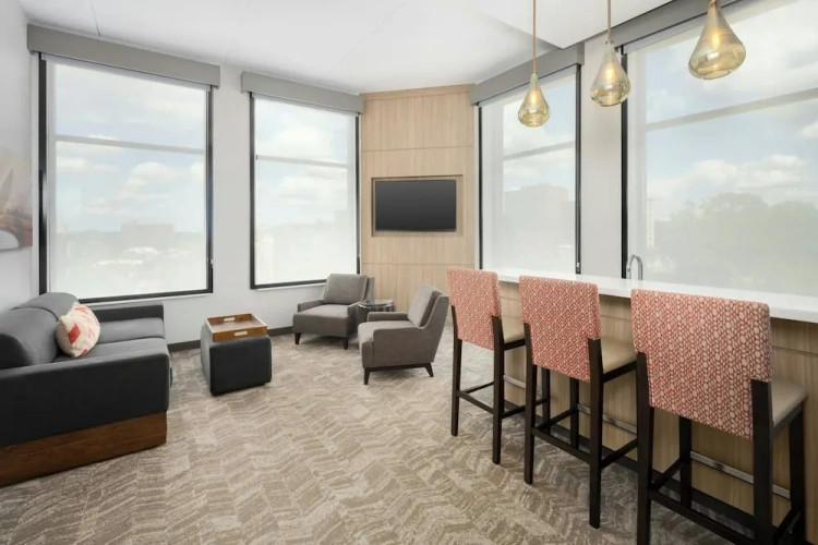 1 Bedroom Suite