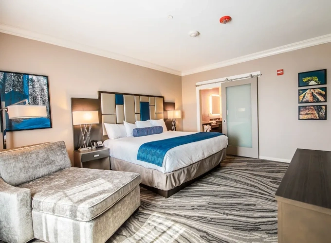 Deluxe Quadruple room with view
