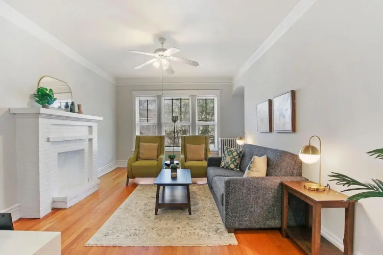 Feel at Home 2BR Apt - Buckingham 3